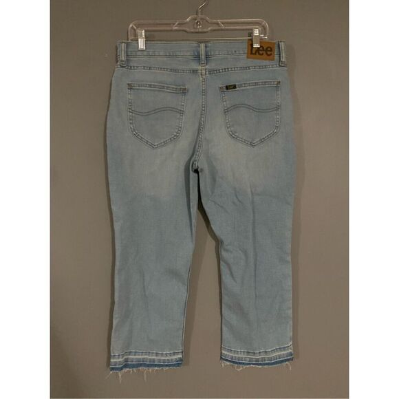 Lee 10 High Rise Relaxed Fit Light Wash Crop Blue Denim Jeans Size 14 - Picture 4 of 6